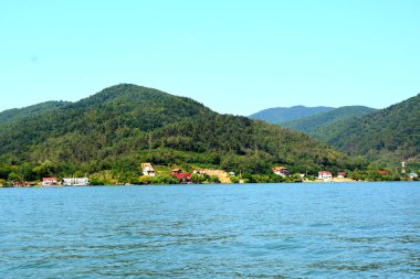 Defileul Dunrii, Clisura Dunrii olarak da bilinir, Romanya coğrafi bir bölge. Tuna Nehri kuzey kıyısında boyunca Güney Banat yer alır