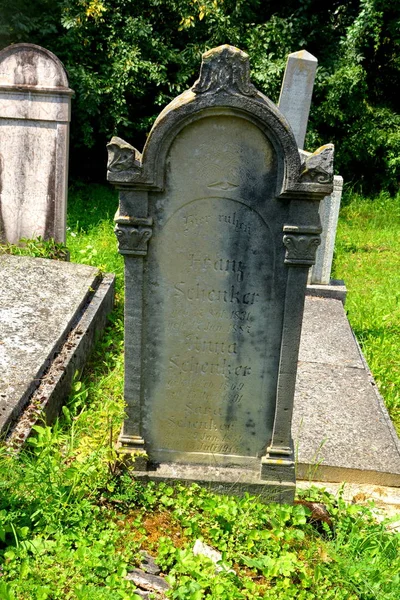 Friedhof Der Befestigten Mittelalterlichen Sächsischen Evangelischen Kirche Dorf Saesd Siebenbürgen — Stockfoto