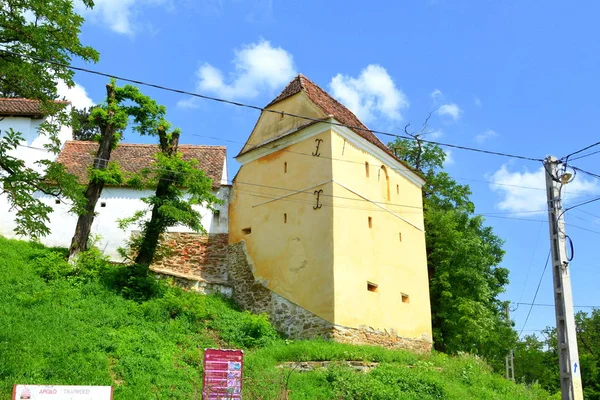 Iglesia Evangélica Saxon Medieval Fortificada Pueblo Apold Transilvania Rumania Asentamiento —  Fotos de Stock