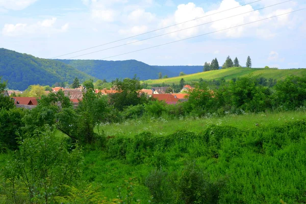 Paisaje Rural Típico Las Llanuras Transilvania Rumania Pueblo Apold Paisaje —  Fotos de Stock