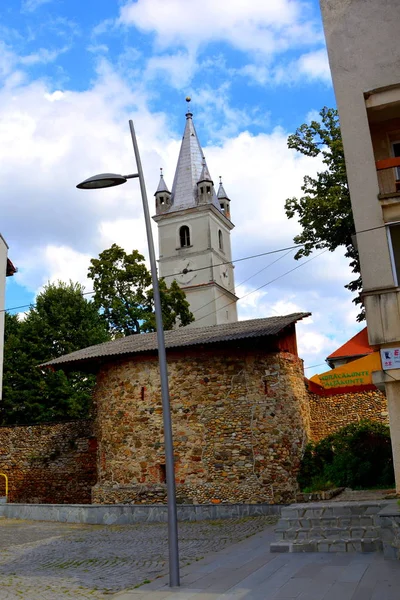 Typická Městská Krajina Městě Orastie Sedmihradsko Rumunsko Středověký Opevněný Kostel — Stock fotografie