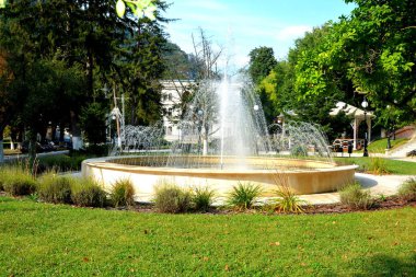 Safra Herculane Caras Severin County, Cerna Nehri vadisinde yer alan Rumen Banat bir spa yeridir