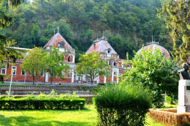 Safra Herculane Caras Severin County, Cerna Nehri vadisinde yer alan Rumen Banat bir spa yeridir