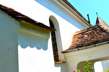 Müstahkem Ortaçağ Sakson kilisede Roandola, bir komün Sibiu County, Transilvanya, Romanya. Yerleşim 12. yüzyılda ortasında Sakson kolonistler tarafından kuruldu