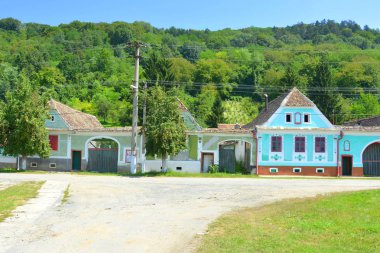 Tipik kırsal manzara ve köylü evlerde Köyü Roandola, Transilvanya, Romanya. Yerleşim 12. yüzyılda ortasında Sakson kolonistler tarafından kuruldu