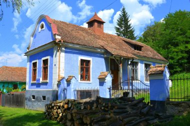 Tipik kırsal manzara ve köylü evlerde Floresti, Sakson köyde komün Chirpr Sibiu County, Transilvanya, Romanya.