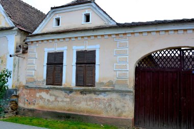 Tipik kırsal manzara ve köylü evler Vrd, tuhaf, Viert, Sakson köyde komün Chirpr Sibiu County, Transilvanya, Romanya.