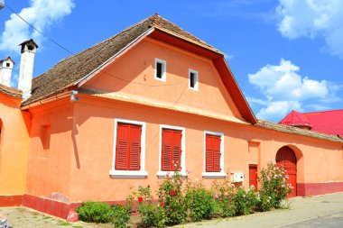 Tipik kırsal manzara ve köylü evler Vrd, tuhaf, Viert, Sakson köyde komün Chirpr Sibiu County, Transilvanya, Romanya.