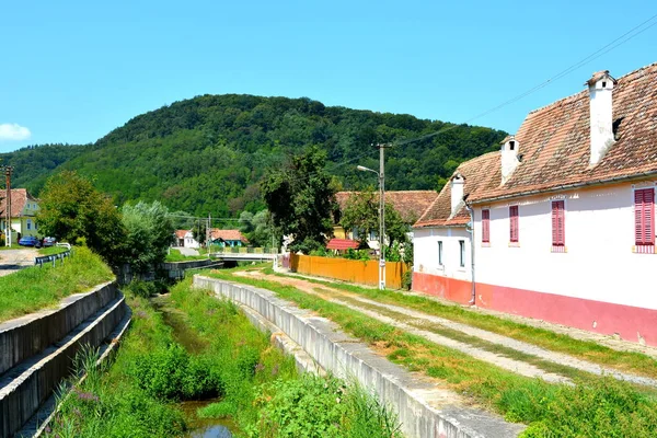 전형적인 풍경과 Roandola Transylvania 루마니아에서 Saxon 식민지에 되었다 — 스톡 사진