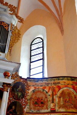 Cloasterf (Klosderf, Klosdorf, Nickelsdorf), Transilvanya, Romanya köyündeki müstahkem ortaçağ sakson evangelik kilisesinin içinde.