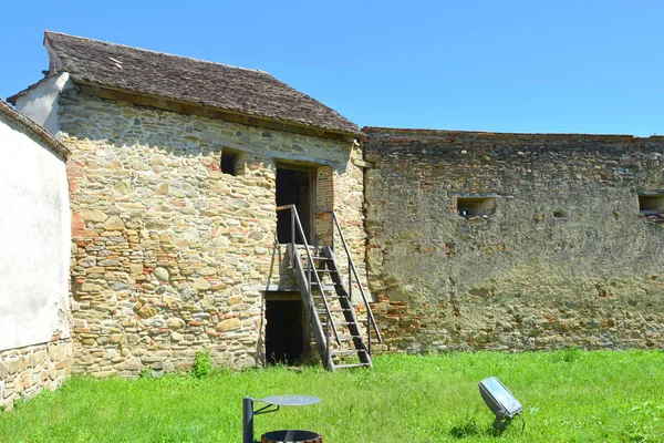 典型的农村景观和农民房屋在克洛瑟夫村 克洛斯特夫 克洛斯多夫 尼克尔斯多夫 特兰西瓦尼亚 罗马尼亚 该定居点由撒克逊殖民者在12世纪中叶建立 — 图库照片