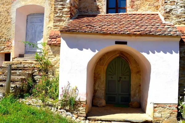 Chiesa Evangelica Fortificata Sassone Medievale Nel Villaggio Cloaterf Klosderf Klosdorf — Foto Stock
