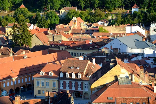 Widok Powietrza Dachy Typowy Miejski Krajobraz Miasta Brasov Miasta Położonego — Zdjęcie stockowe