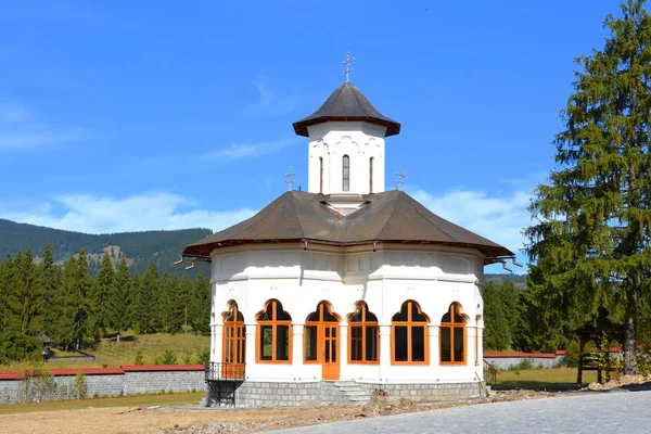 루마니아 트란실바니아 트란실바니아에 정교회 수도원 가을의 — 스톡 사진