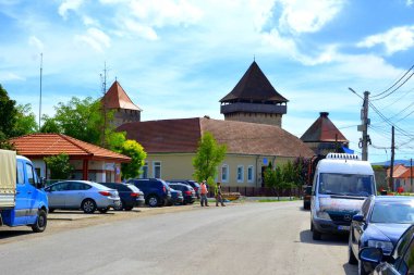 Romanya 'nın Transilvanya, Cata kentindeki tipik kırsal alan ve köylü evleri. Yerleşim yeri Sakson koloniciler tarafından 12. yüzyılın ortalarında kuruldu.