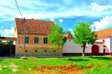 Beia, Transilvanya, Romanya 'daki tipik kırsal alan ve köylü evleri. Yerleşim yeri Sakson koloniciler tarafından 12. yüzyılın ortalarında kuruldu.