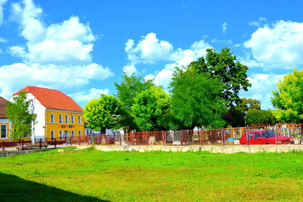 Typowy Wiejski Krajobraz Wiejskie Domy Cata Transylwania Rumunia Osada Została — Zdjęcie stockowe