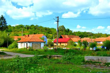 Beia, Transilvanya, Romanya 'daki tipik kırsal alan ve köylü evleri. Yerleşim yeri Sakson koloniciler tarafından 12. yüzyılın ortalarında kuruldu.