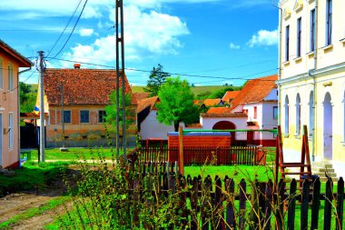 Beia, Transilvanya, Romanya 'daki tipik kırsal alan ve köylü evleri. Yerleşim yeri Sakson koloniciler tarafından 12. yüzyılın ortalarında kuruldu.
