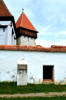 Romanya 'nın Transilvanya kentindeki Stejaris köyündeki güçlendirilmiş ortaçağ sakson evanjelik kilisesi. Yerleşim yeri Sakson koloniciler tarafından 12. yüzyılın ortalarında kuruldu.