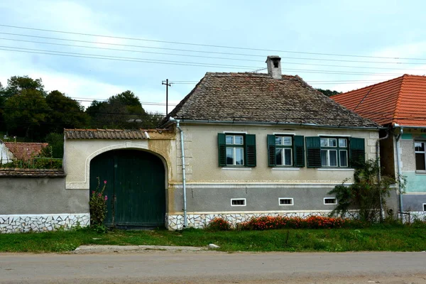 Typowy Wiejski Krajobraz Wiejskie Domy Miejscowości Toarcla Tartlau Transylwania Rumunia — Zdjęcie stockowe