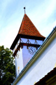 Erődített középkori szász templom Cincsor községben, Klienschenk, Erdély, Románia. A települést a szász telepesek alapították a 12. század közepén..