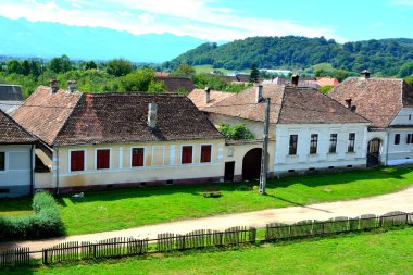 Cincsor, Kleinschenk, Transilvanya, Romanya 'daki tipik kırsal alan ve köylü evleri. Yerleşim yeri Sakson koloniciler tarafından 12. yüzyılın ortalarında kuruldu.