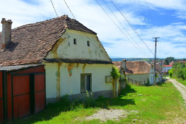 Τυπικό Αγροτικό Τοπίο Και Αγροτικά Σπίτια Στο Cincu Grosssschenk Τρανσυλβανία — Φωτογραφία Αρχείου