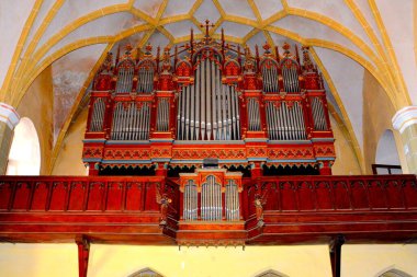 Romanya 'nın Transilvanya kentindeki Cincu, Grrossschenk köyündeki güçlendirilmiş ortaçağ sakson evanjelik kilisesi. Yerleşim yeri Sakson koloniciler tarafından 12. yüzyılın ortalarında kuruldu.