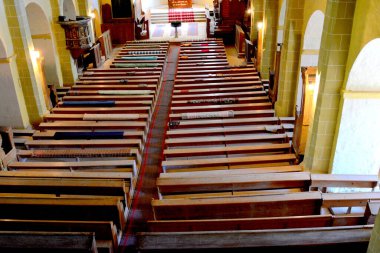 Romanya 'nın Transilvanya kentindeki Cincu, Grrossschenk köyündeki güçlendirilmiş ortaçağ sakson evanjelik kilisesi. Yerleşim yeri Sakson koloniciler tarafından 12. yüzyılın ortalarında kuruldu.