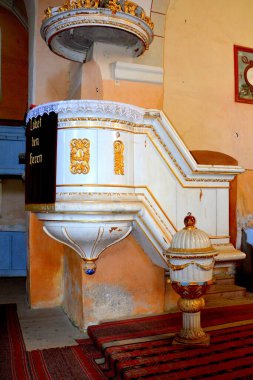 Romanya 'nın Transilvanya kentinin Sibiu ilçesindeki Merghindeal komününe bağlı Dealu Frumos, Schoenberg' deki güçlendirilmiş ortaçağ sakson kilisesi. İlk olarak 1280 yılına kadar uzanan bir satışta bahsedildi..