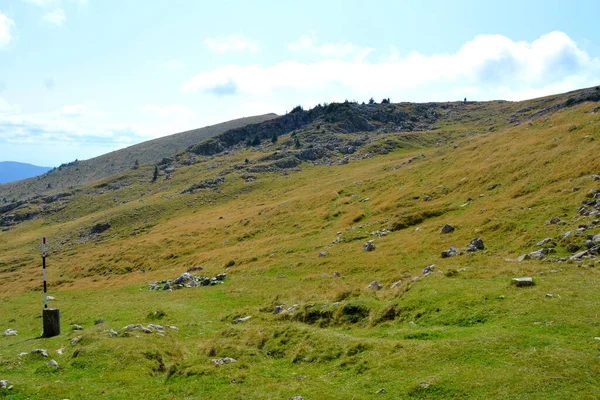 Macizo de Bucegi, en Cárpatos Bend Mountains, Transilvania, Rumania. —  Fotos de Stock