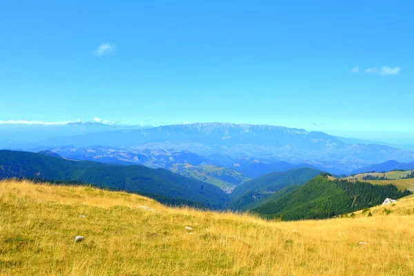 Bucegi Massif, Carpathian Bend Dağları, Transilvanya, Romanya. — Stok fotoğraf