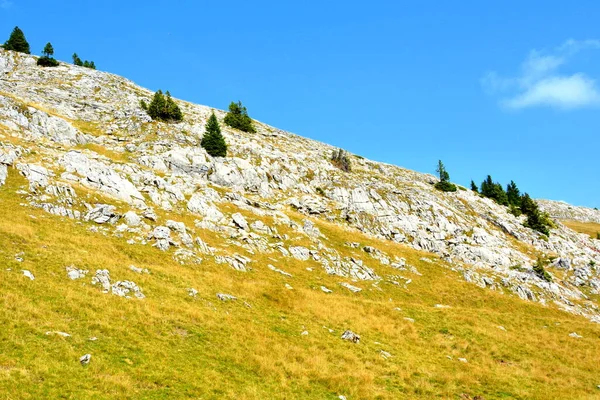 Macizo de Bucegi, en Cárpatos Bend Mountains, Transilvania, Rumania. —  Fotos de Stock