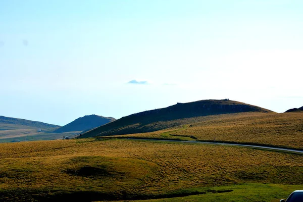 Macizo de Bucegi, en Cárpatos Bend Mountains, Transilvania, Rumania. — Foto de Stock