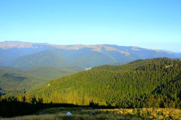 Macizo de Bucegi, en Cárpatos Bend Mountains, Transilvania, Rumania. —  Fotos de Stock