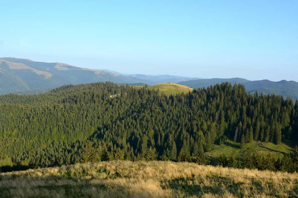 Mooi Bucegi Massief, in Karpaten Bend Mountains, Transsylvanië, Roemenië. — Stockfoto