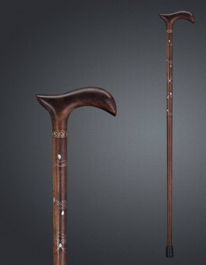 Yürüyen bastonlar ve koltuk değnekleri. Yüksek kalite fotoğraf