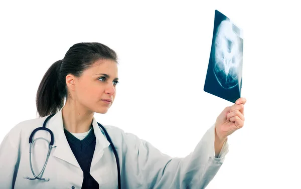 Joven Médico Analizando Rayos Sobre Fondo Blanco — Foto de Stock