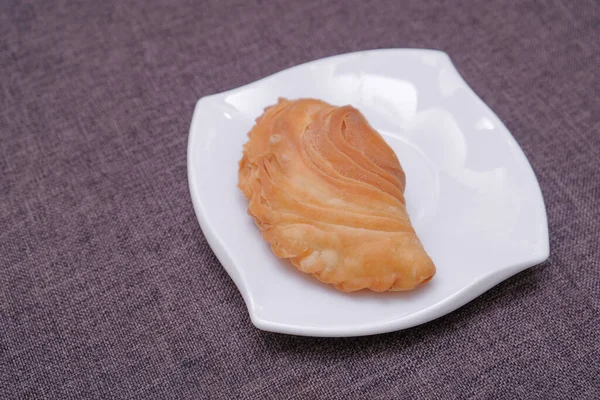 Malaysian Favourite Snack Curry Puff White Plate — Stock Photo, Image