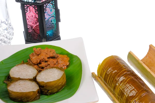 Lemang Anad Rendang Ізольований Білому Тлі Популярна Їжа Яку Швидко — стокове фото