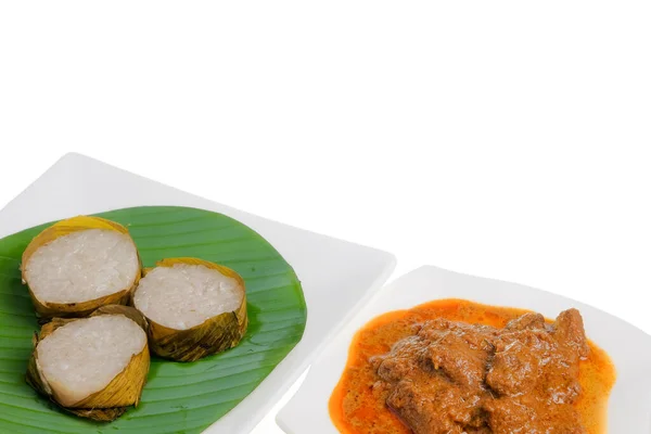 Lemang Rendang Isolati Sfondo Bianco Cibo Popolare Rottura Veloce Durante — Foto Stock