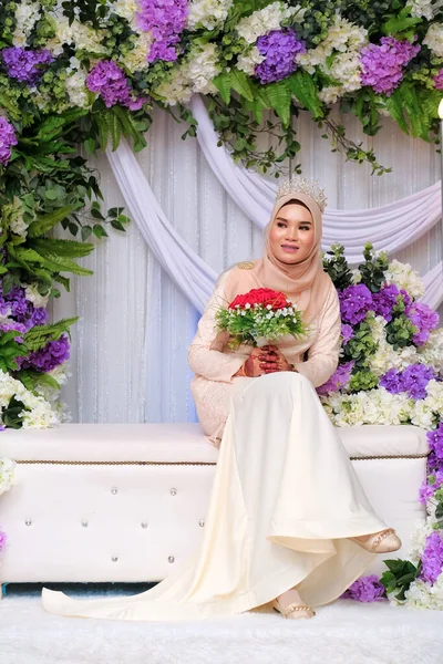 Pose Noiva Durante Celebração Casamento Malaio Malásia — Fotografia de Stock