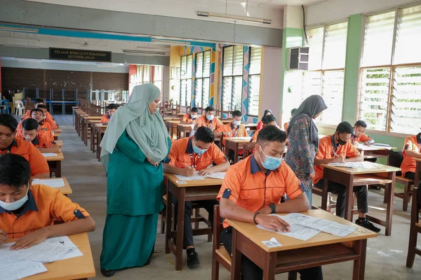 Muadzam Shah Malaysia July 8Th 2020 Muslim Teacher Smiling Her — Stock Photo, Image