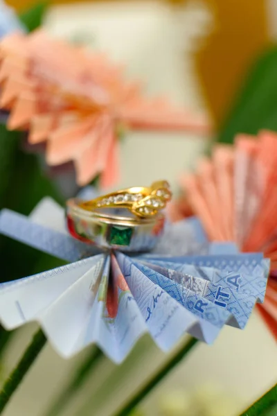 Yakın Çekim Düğün Hediyesi Olarak Düğün Bilekliği Malay Düğün Töreninde — Stok fotoğraf
