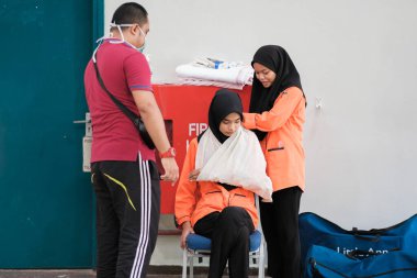 Muadzam Şah, Malezya - 2 Eylül 2020: Üniversitede ilk yardım kardiyopulmoner resüsitasyon dersi ve otomatikman dış defibrilatör atölyesi kullanımı.