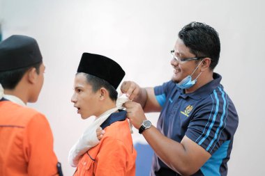 Muadzam Şah, Malezya - 2 Eylül 2020: Üniversitede ilk yardım kardiyopulmoner resüsitasyon dersi ve otomatikman dış defibrilatör atölyesi kullanımı.
