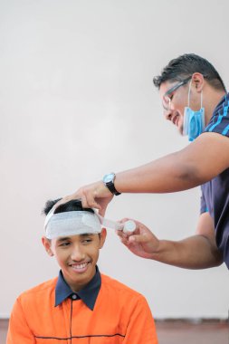Muadzam Şah, Malezya - 2 Eylül 2020: Üniversitede ilk yardım kardiyopulmoner resüsitasyon dersi ve otomatikman dış defibrilatör atölyesi kullanımı.
