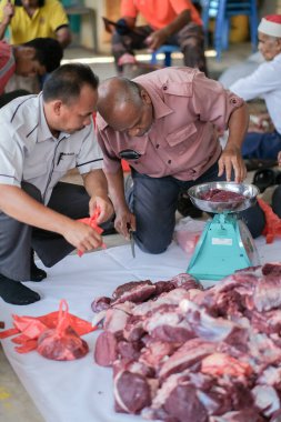 Muadzam Şah, Malezya - 10 Ağustos 2020: Kolej Vokasional Muadzam Şah 'ta kimliği belirsiz bir adam.