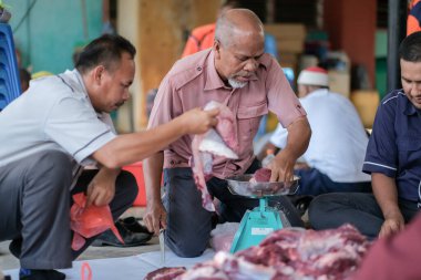 Muadzam Şah, Malezya - 10 Ağustos 2020: Kolej Vokasional Muadzam Şah 'ta kimliği belirsiz bir adam.